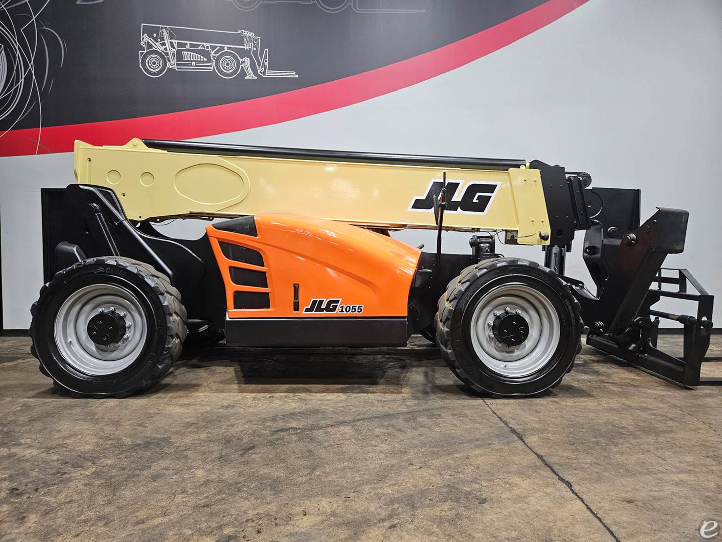 2016 JLG 1055