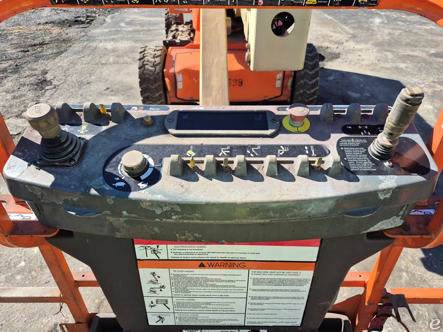 2015 JLG E450AJ
