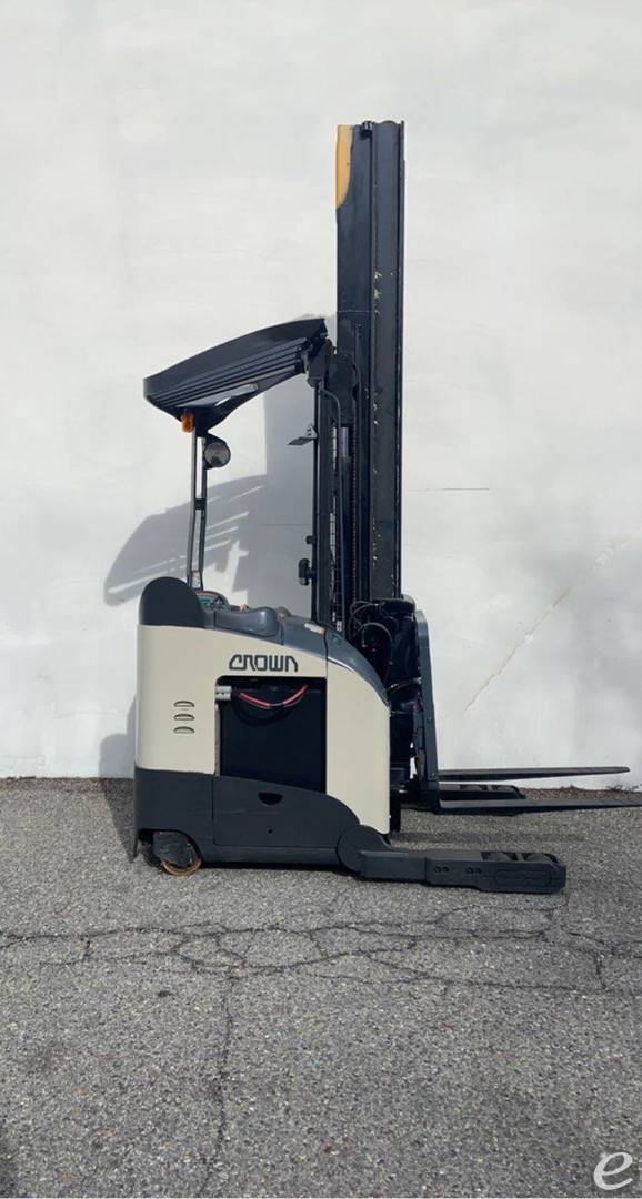 2013 Crown RM6025-45 Electric Reach...