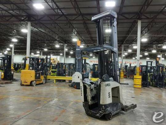 2009 Crown RR5225-45 Electric Reach Truck - 123Forklift