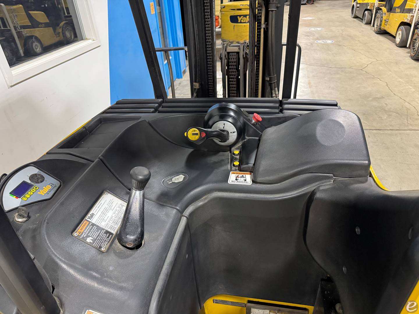 2015 Yale ESC040AD