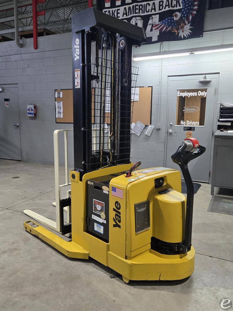 2017 Yale MRW030LE