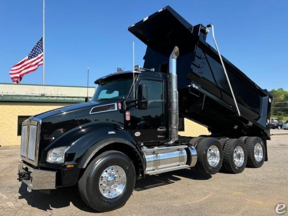 2025 Kenworth T880