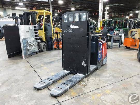 2020 Raymond 8720