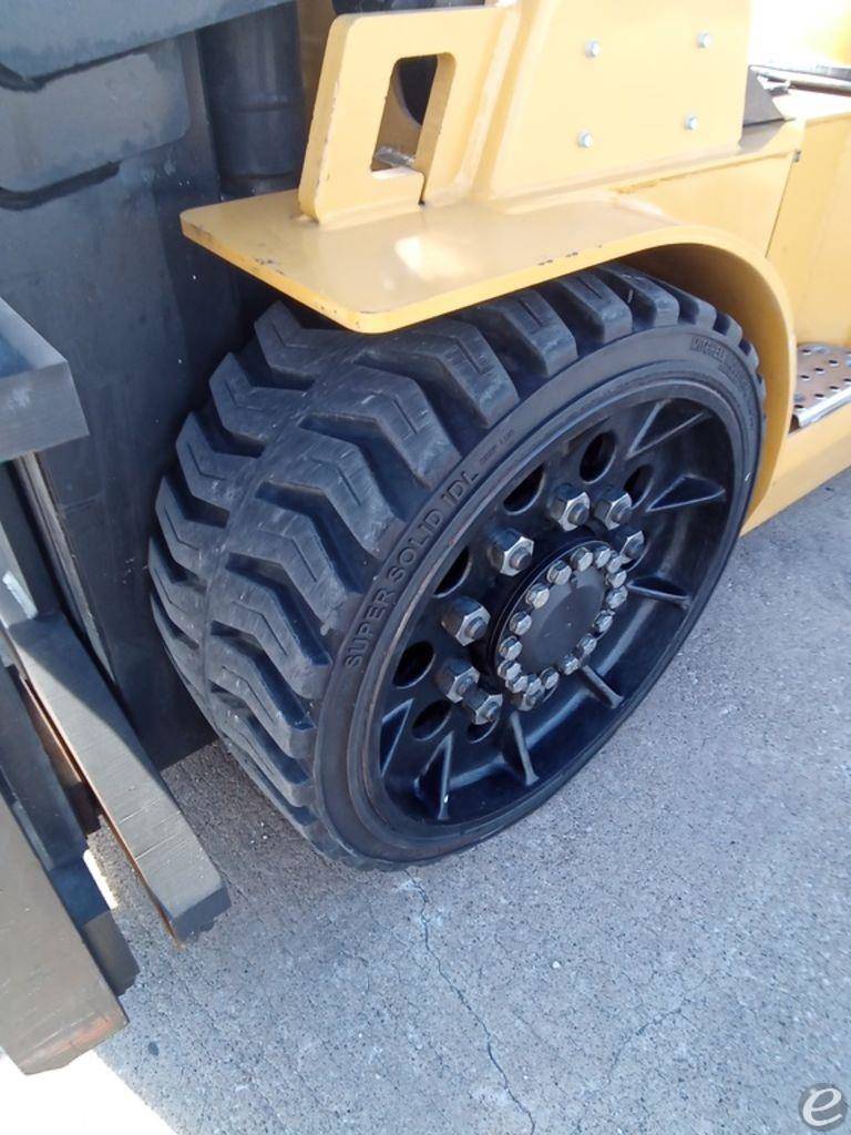 2010 Cat GC70K
