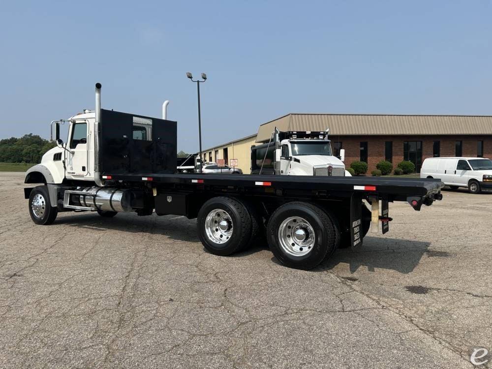 2011 Mack GRANITE GU713