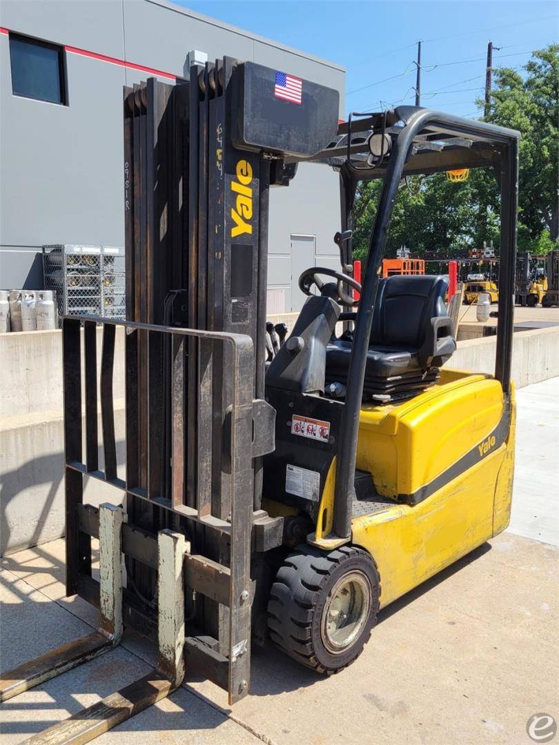 2017 Yale ERP040VT Electric Forklift - 123Forklift