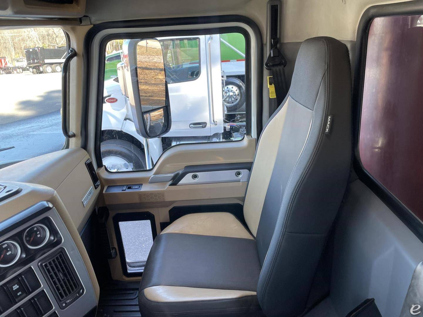 2020 Mack GRANITE 64FR
