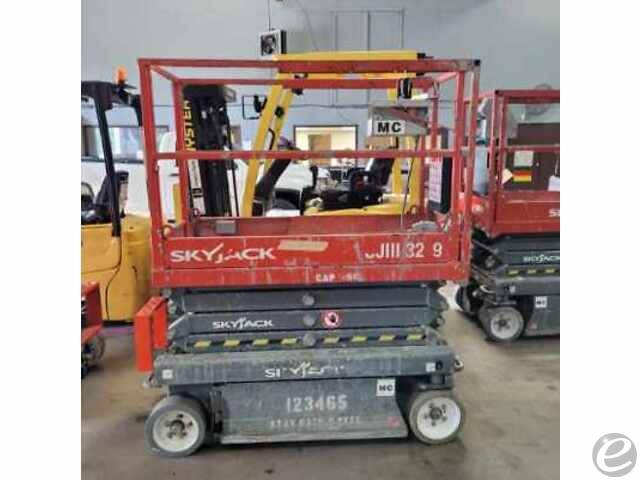 2015 Skyjack SJ-3219 Electric Scissor Lift - 123Forklift