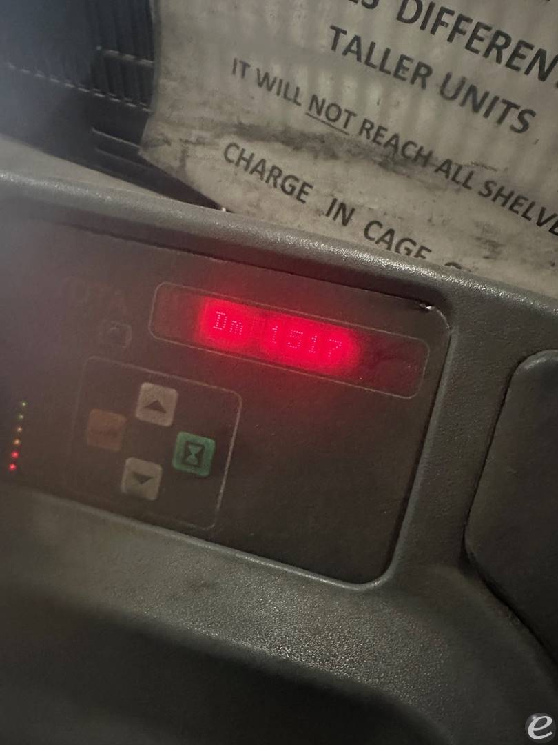 2015 Toyota 8BR233M240