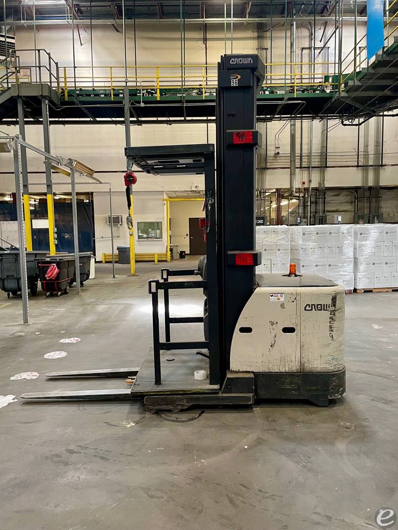 2013 Crown SP3520-30