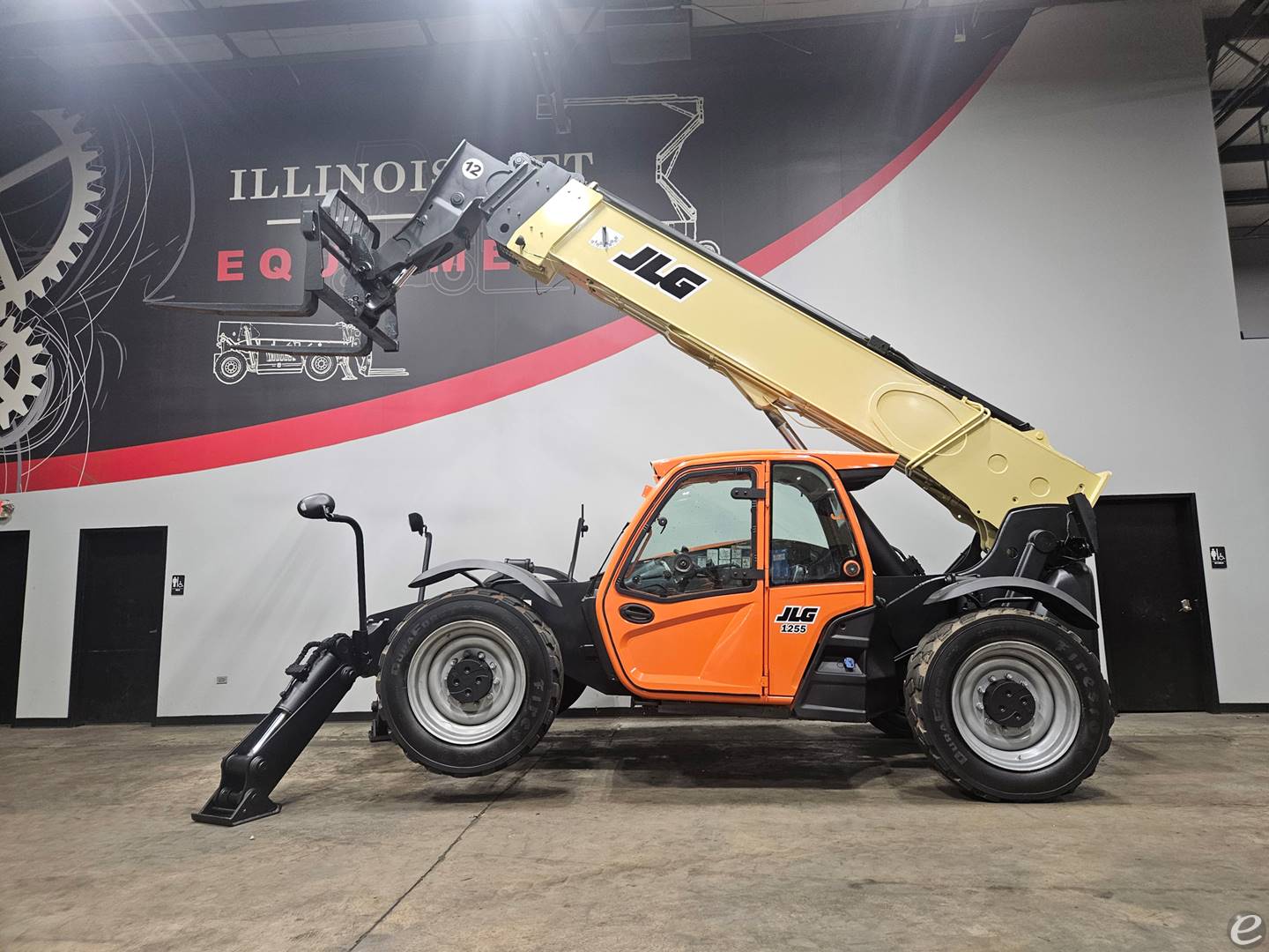 2016 JLG 1255
