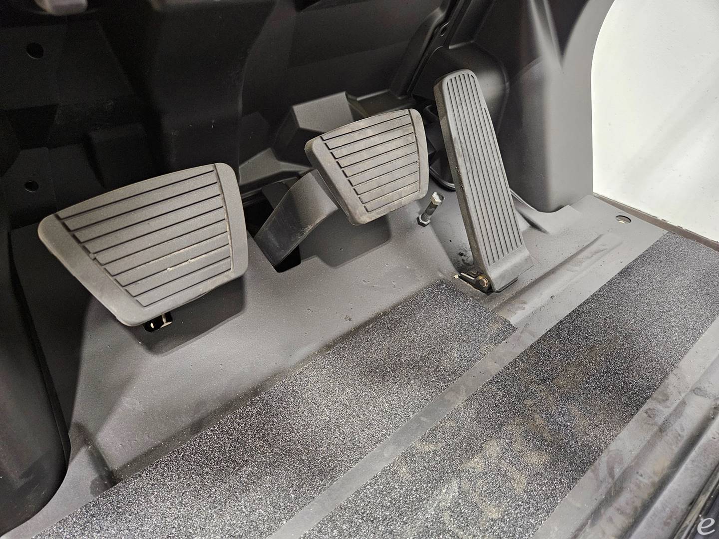 2013 Mitsubishi FG18N