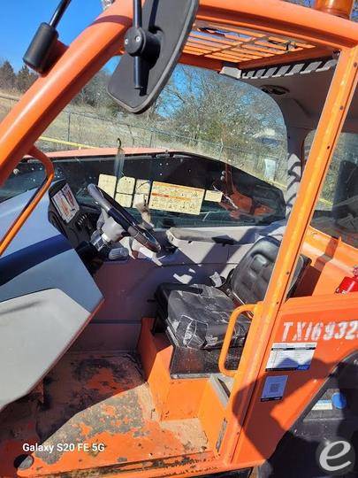 2018 JLG 1055