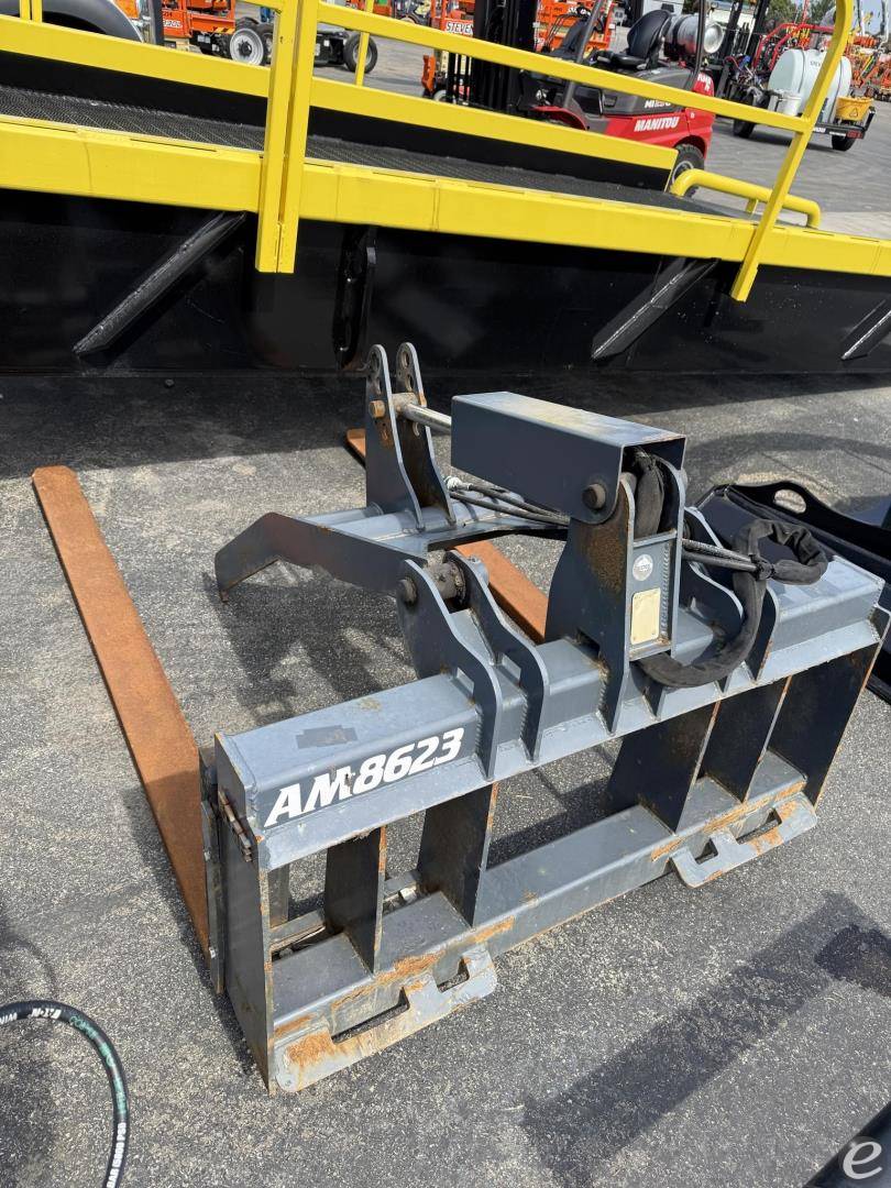 2019 Manitou PALLET FORK FRAME W/ GRAPPLE