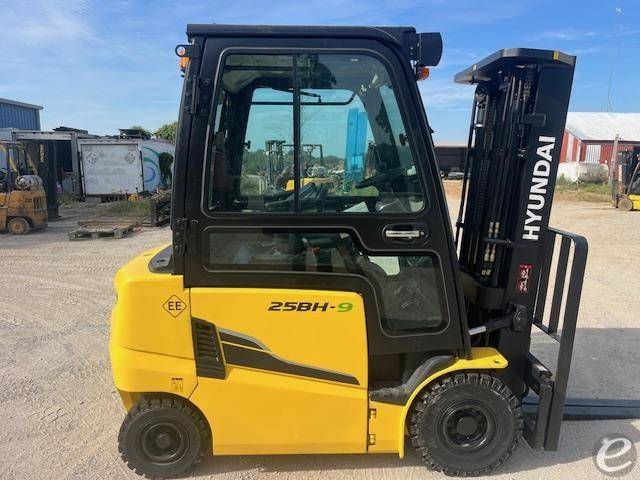 2016 Hyundai 25BH-9