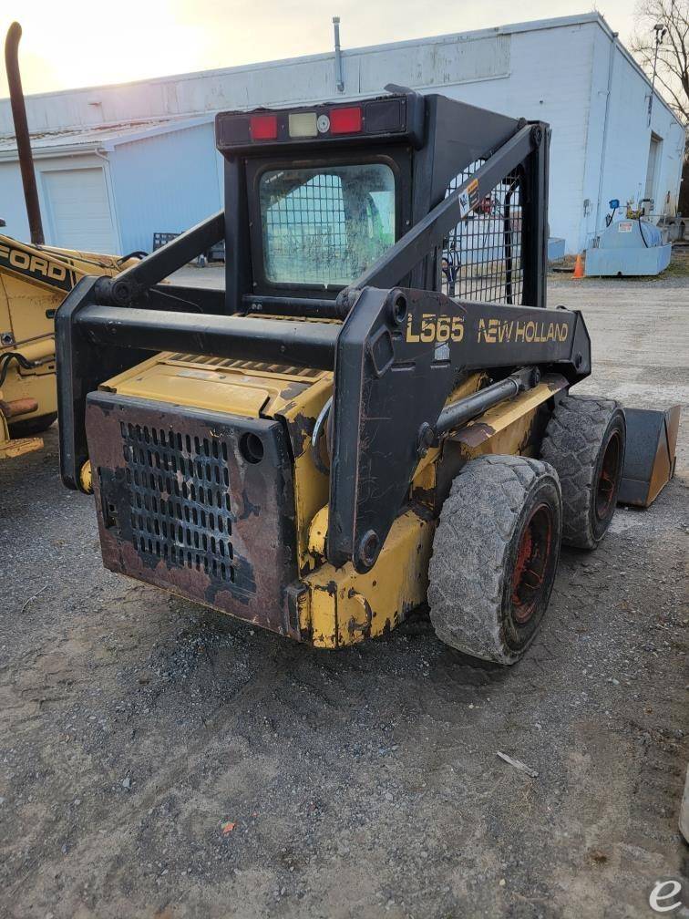 1997 New Holland L565