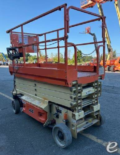 2017 JLG 3246ES