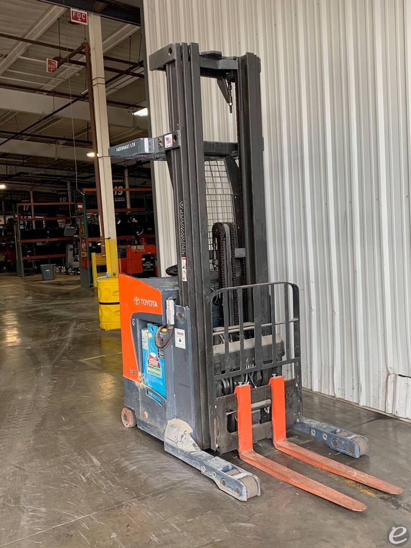 2015 Toyota 8BRU18 Electric Reach Truck - 123Forklift