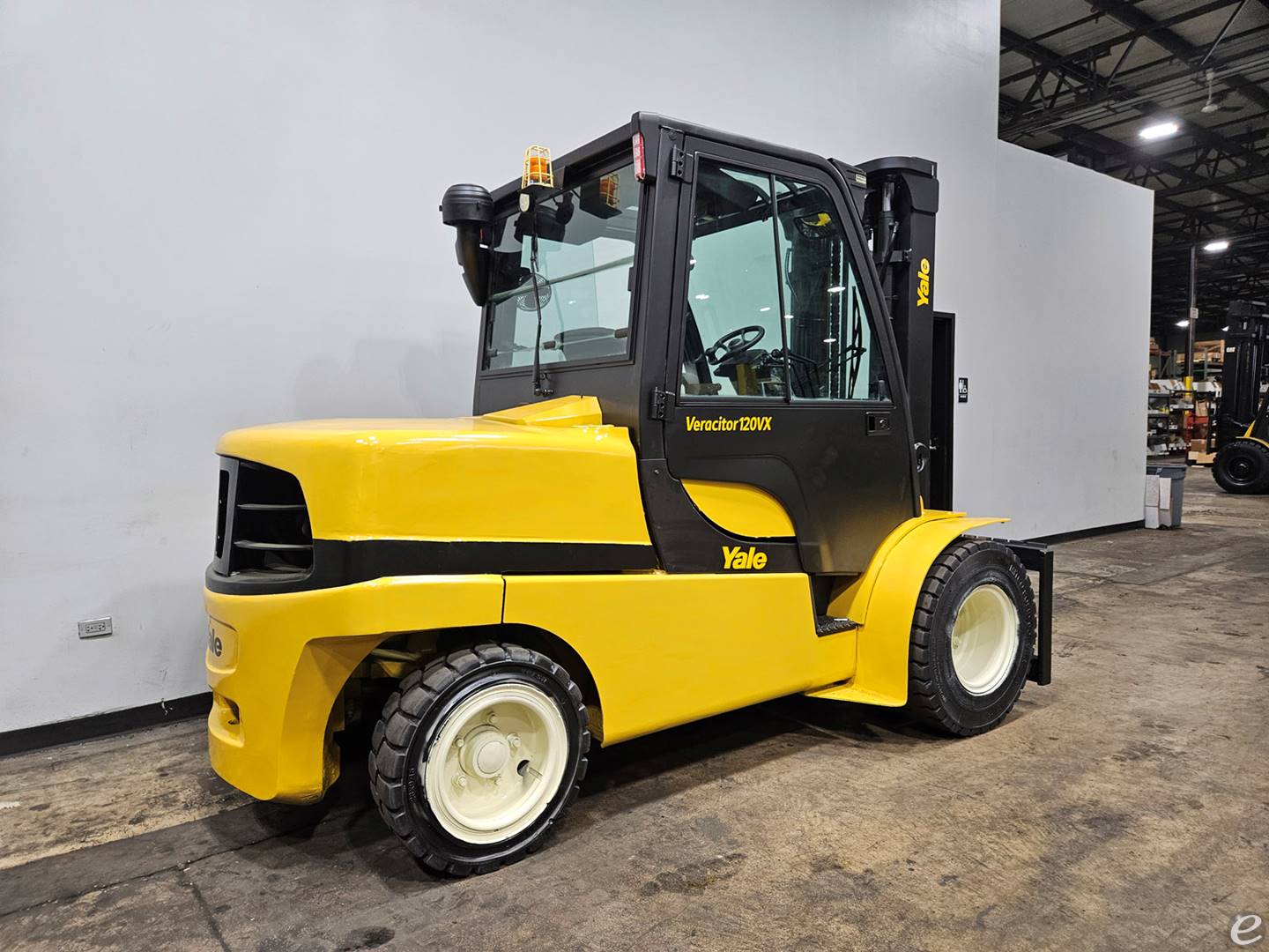 2017 Yale GDP120VX