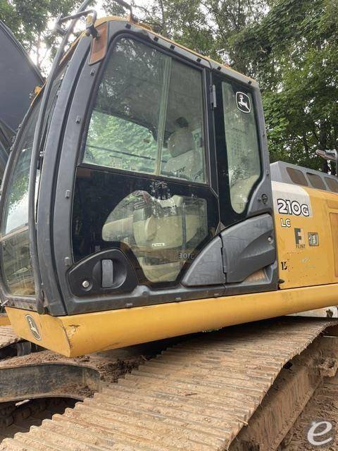 2015 John Deere 210G LC