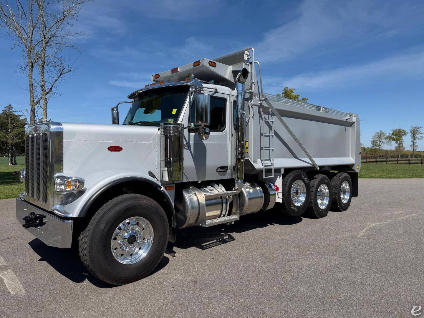 2026 Peterbilt 589