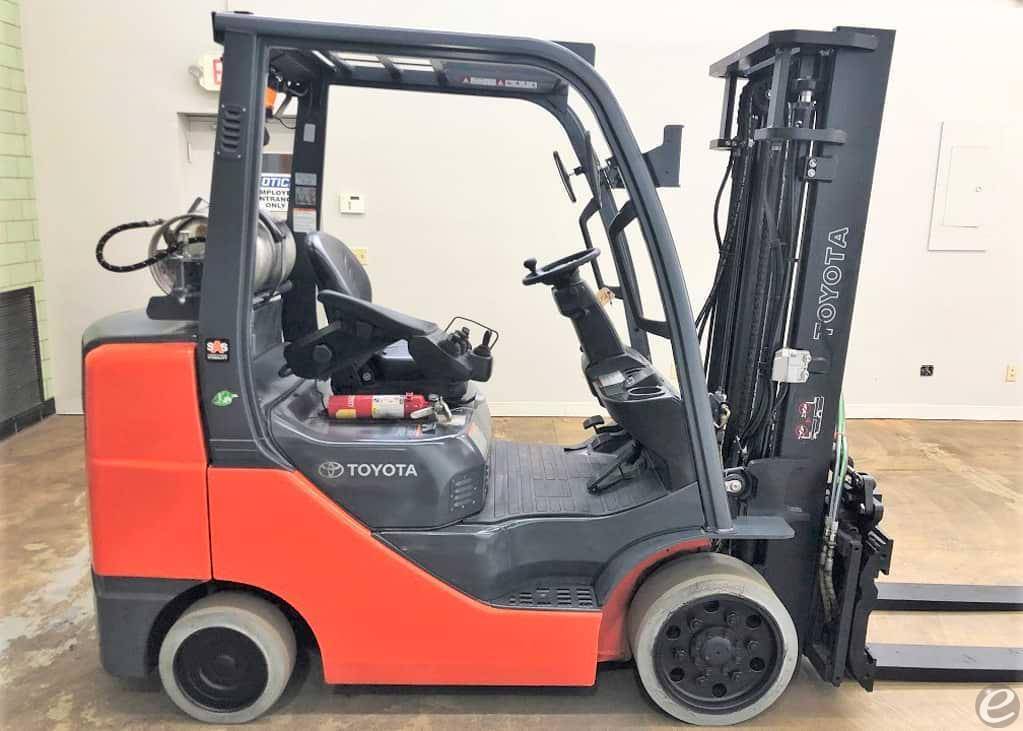 2016 Toyota 8FGCU32 LP Gas Forklift...