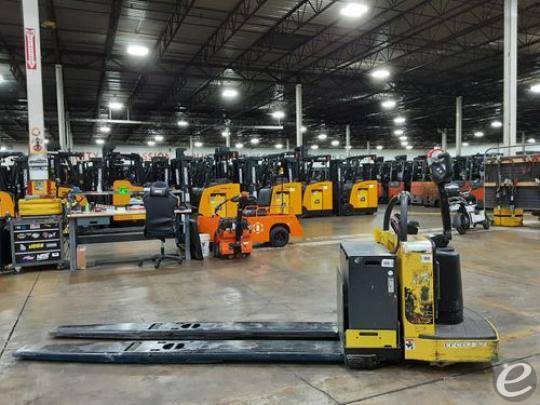 2017 Hyster B80ZHD Electric Forklift - 123Forklift