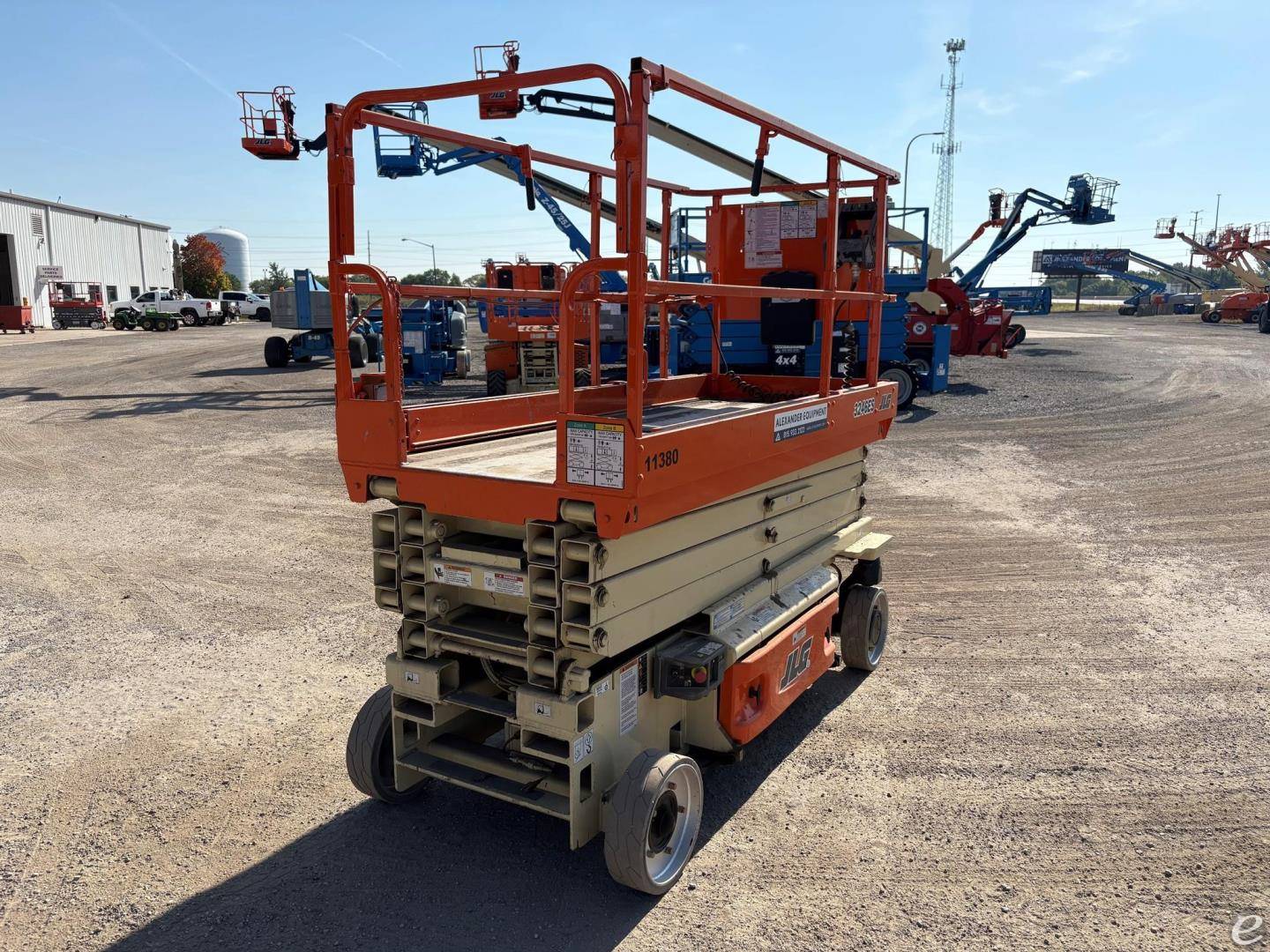 2011 JLG 3246ES