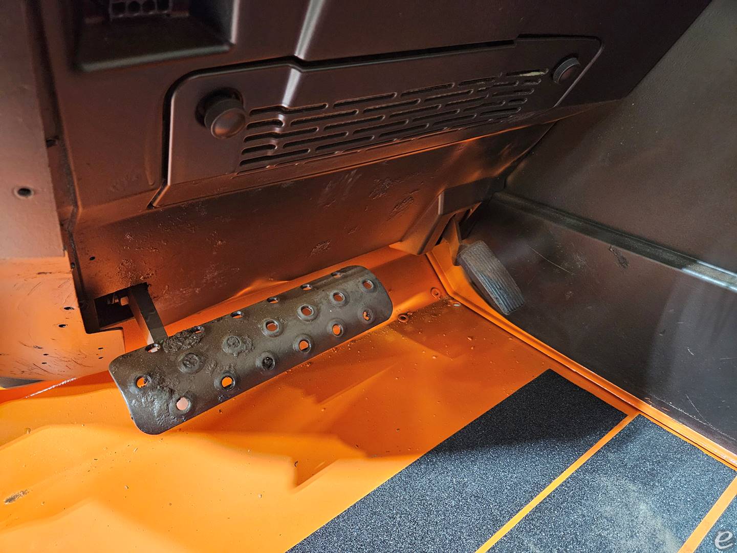 2017 JLG 1255