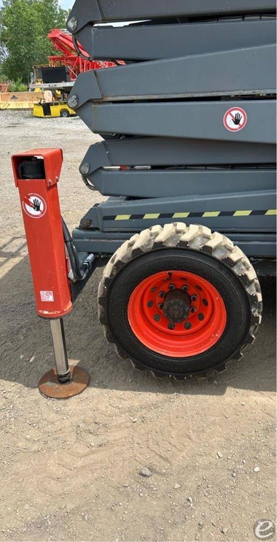 2015 Skyjack SJ9250RT