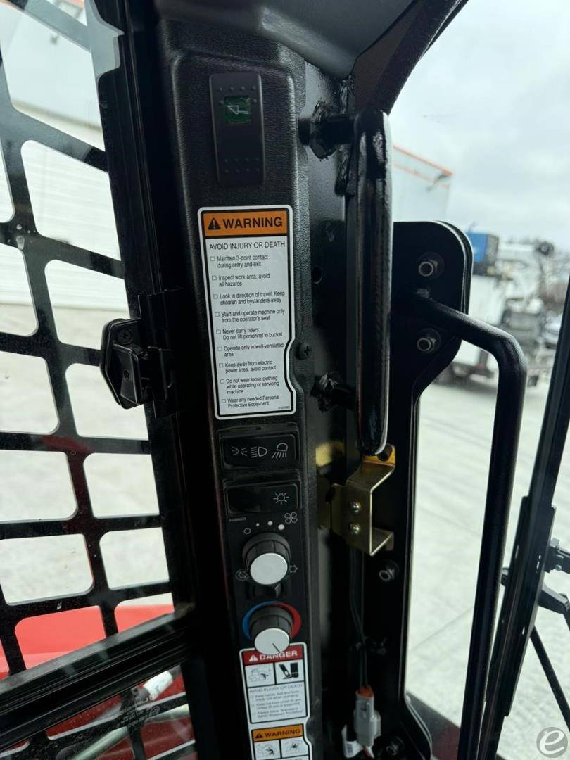 2025 Manitou 3300V