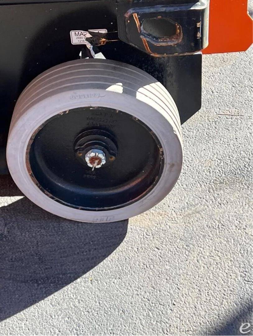 2021 JLG R4045