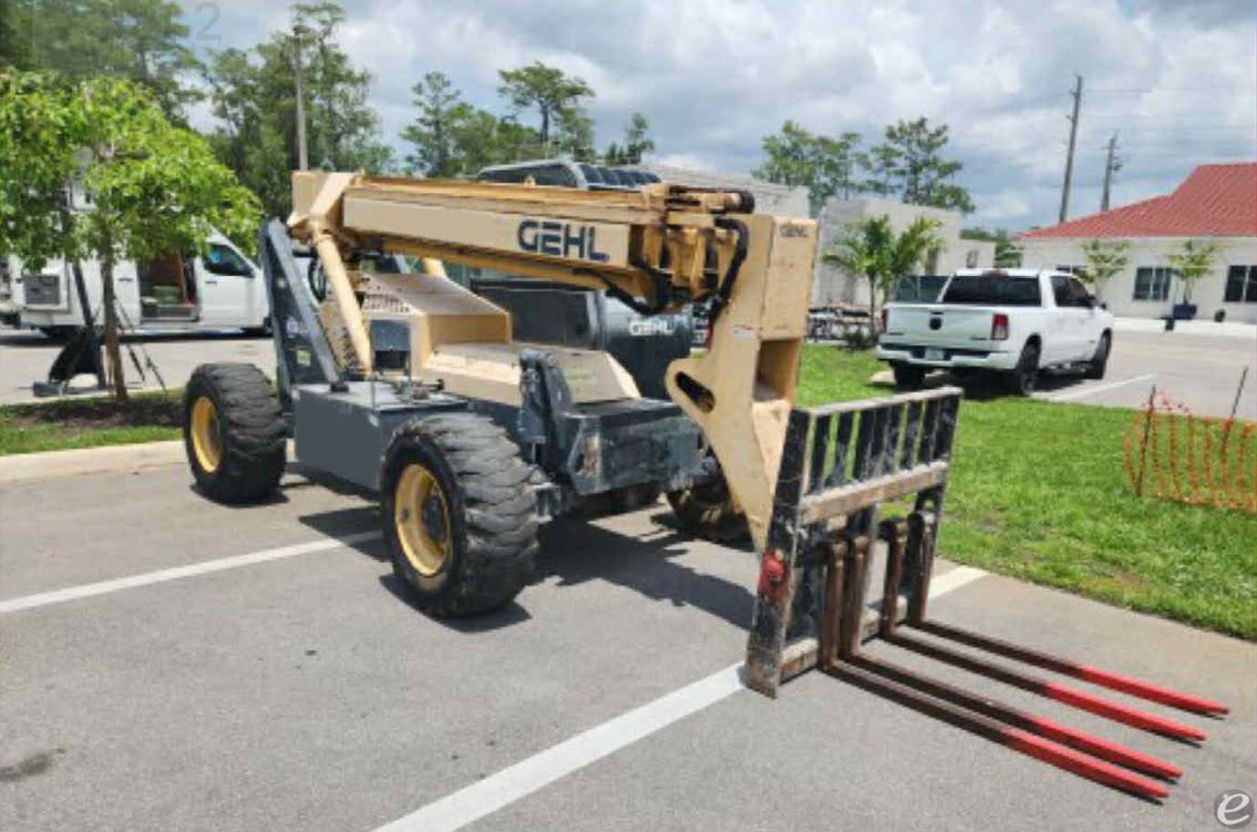 2017 Gehl RS6-34 - Foam Filled Tires, 4WD, 3000 Hours!