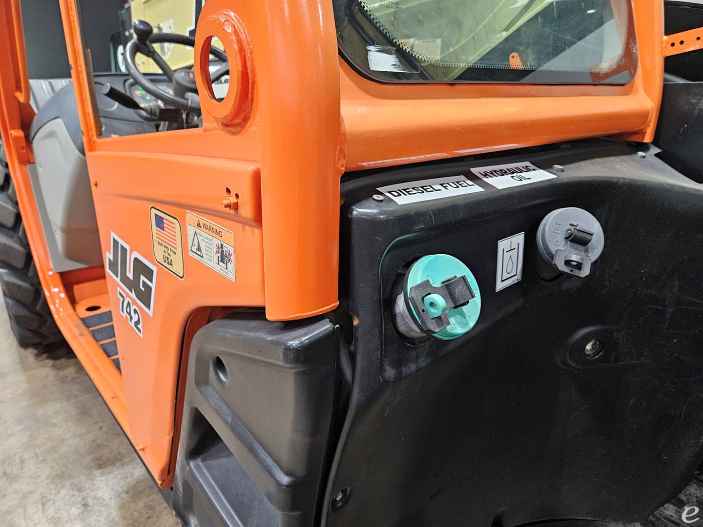 2019 JLG 742