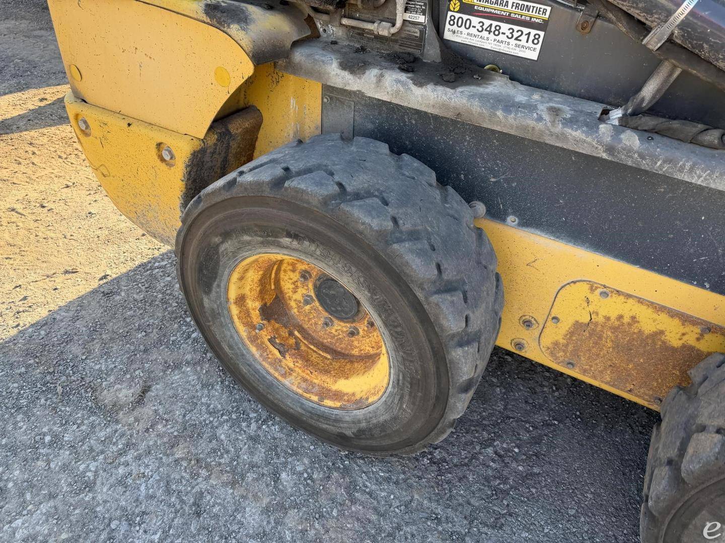 2015 New Holland L220