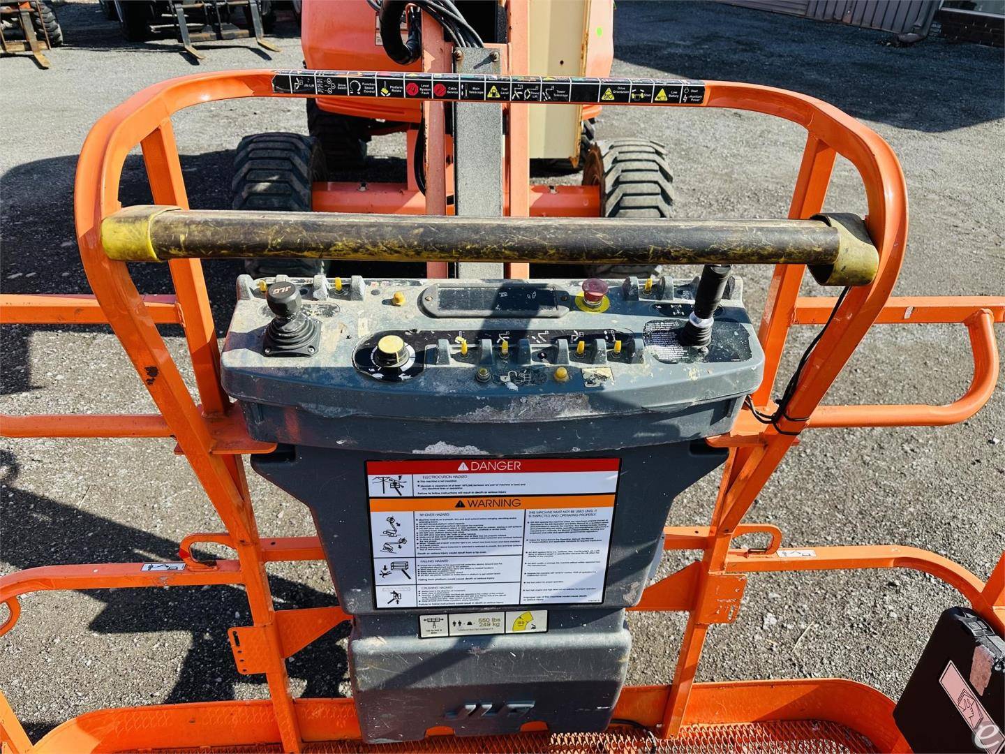 2015 JLG 450AJ