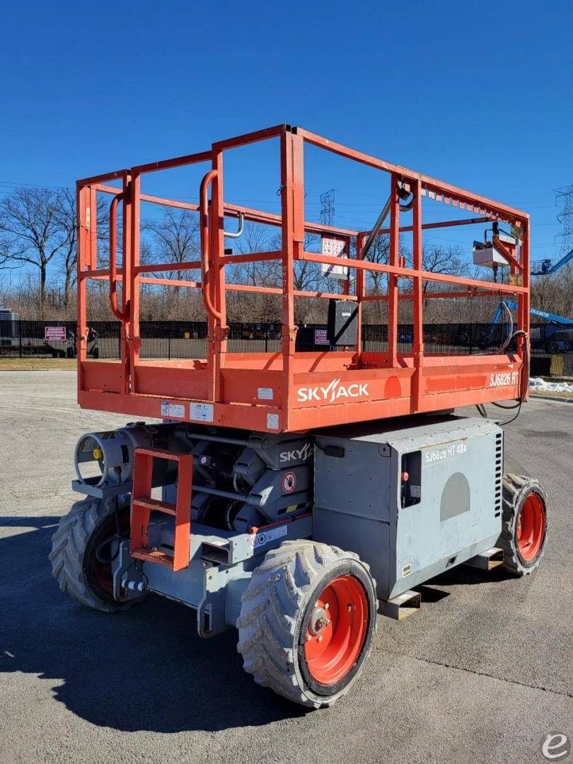 2014 Skyjack SJ6826RT Dual Fuel Scissor Lift - 123Forklift