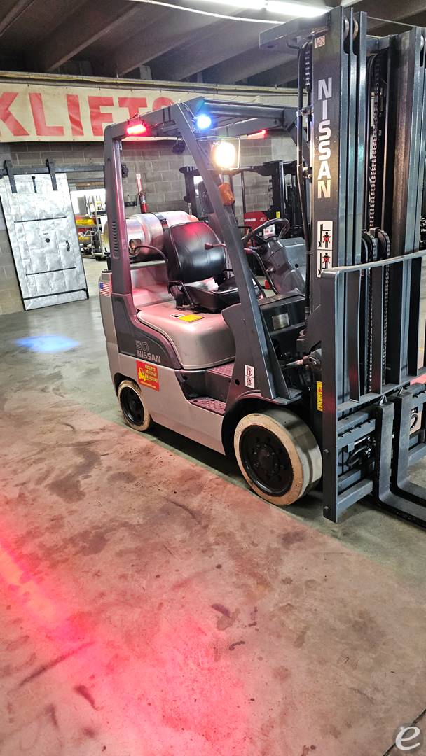 2010 Nissan MCP1F2A25LV