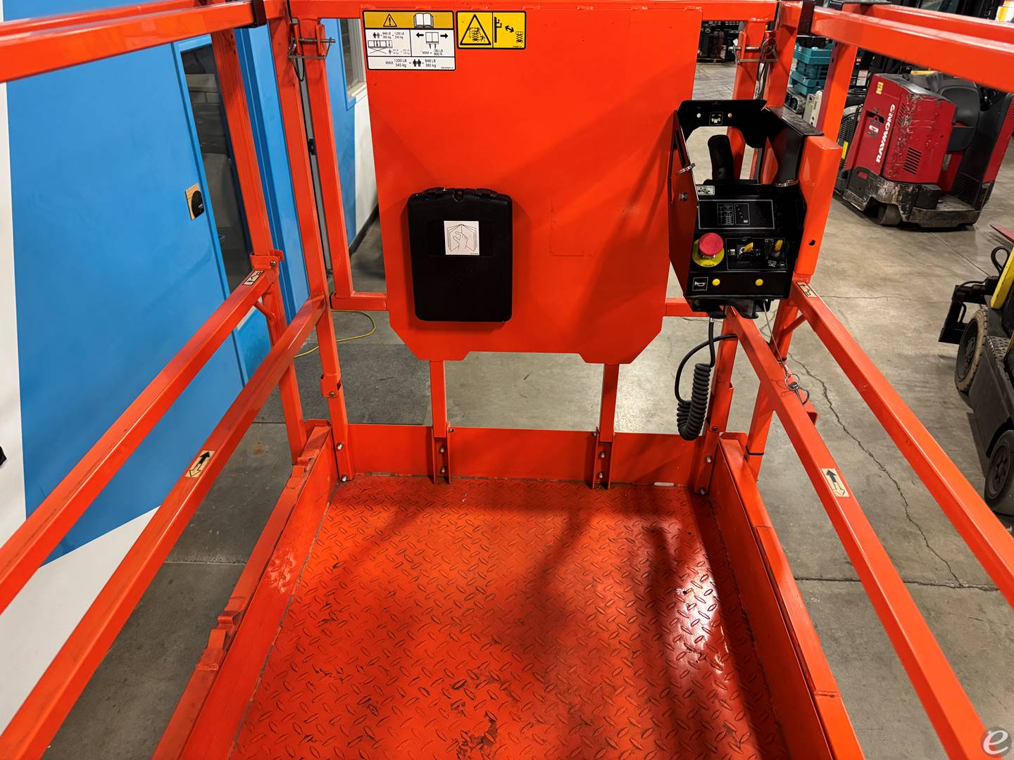 2023 JLG ES2646