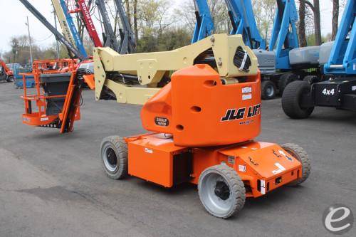 2017 JLG E400AJPN