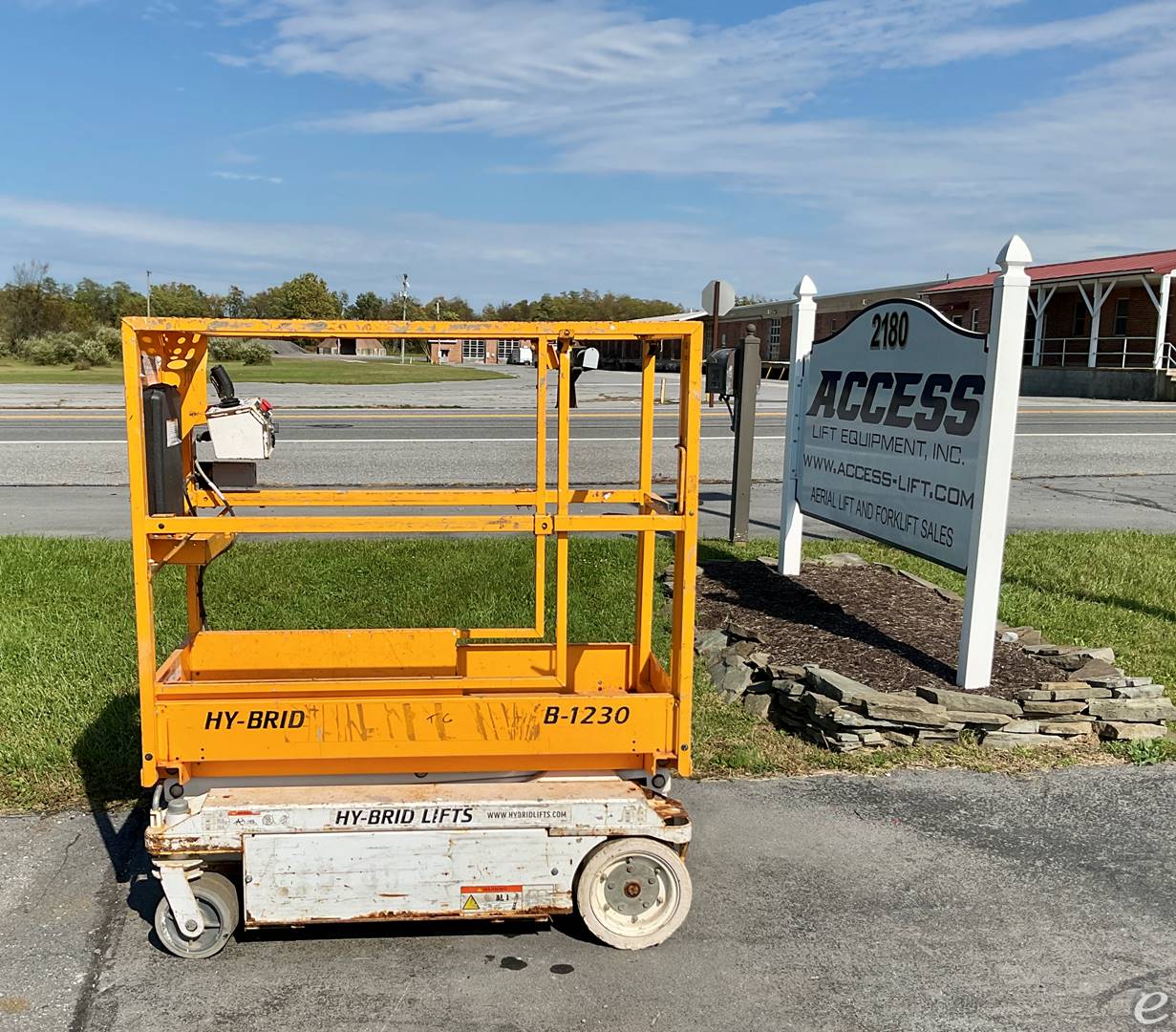 2017 Hy-Brid Lifts HB1230S3