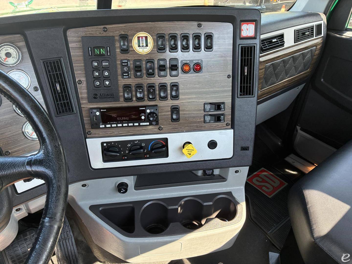 2023 Freightliner 122SD