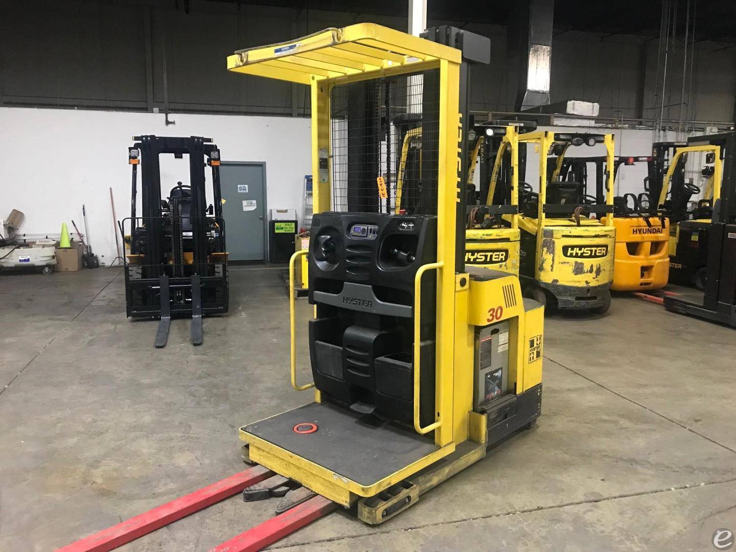 2015 Hyster R30XMS3 Electric Order Picker - 123Forklift