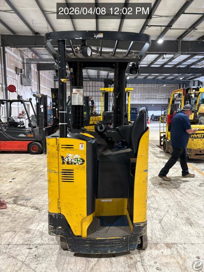 2018 Yale NR040DB