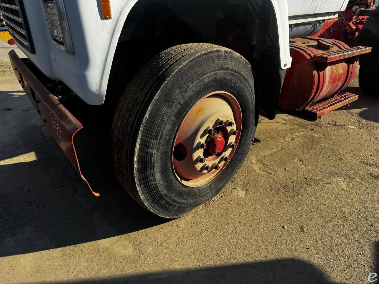 1991 Ford L8000