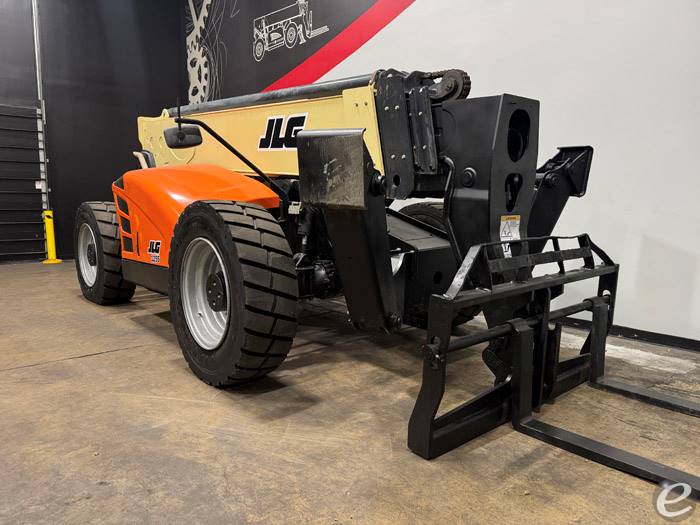 2016 JLG 1255