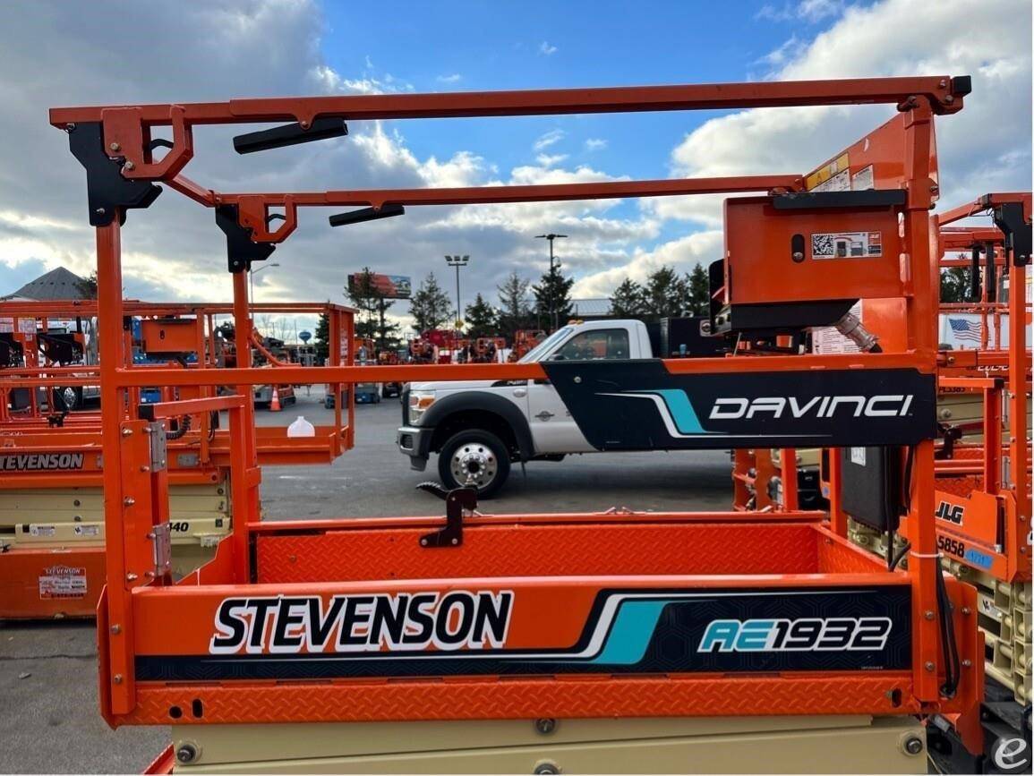 2022 JLG AE1932