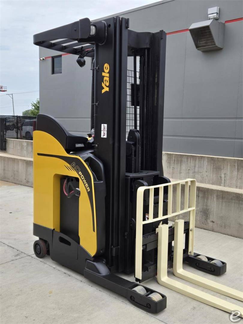 2018 Yale NR045EB Electric Reach Truck - 123Forklift