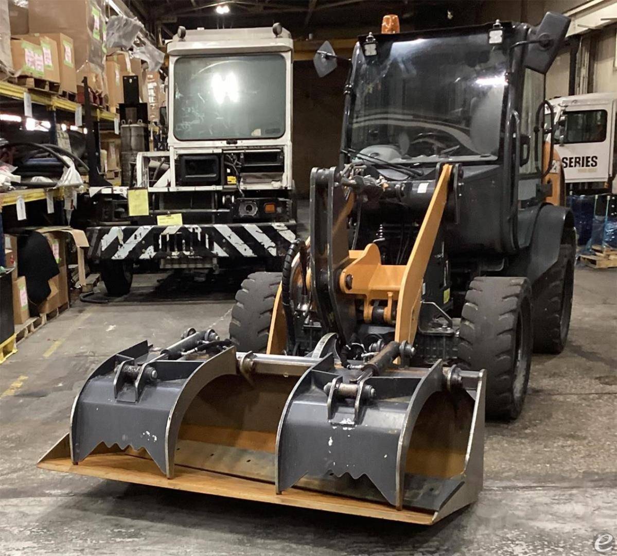 2021 Case 121F